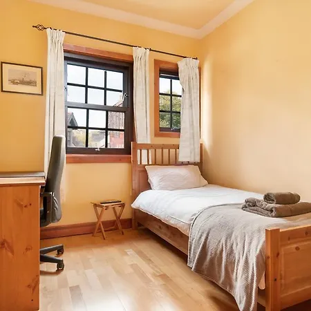 Dean Village - Lovely 2 Bed In Picturesque Dean Village With Balcony And Private Parking * 에든버러