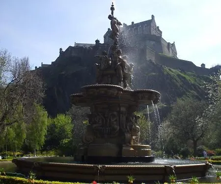 Corstorphine Hotel 3*