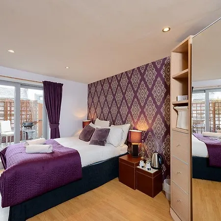 Martins Guest House 3*