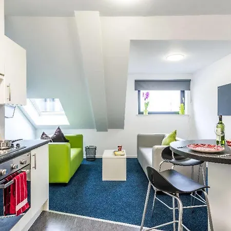 Destiny Student - Shrubhill Apartamento *