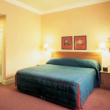 Hotel Leonardo City 3*