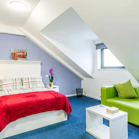 Destiny Student - Shrubhill Apartamento *