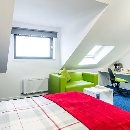 Destiny Student - Shrubhill Apartamento
