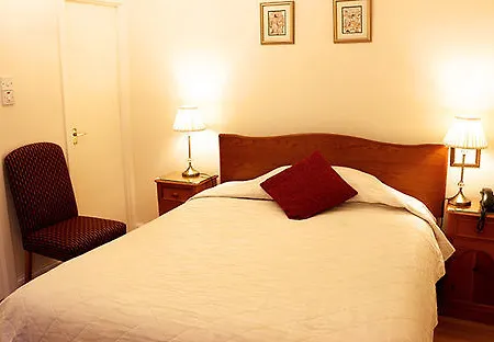 Grosvenor Gardens 4*