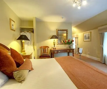 Aaron 4* Edinburgh