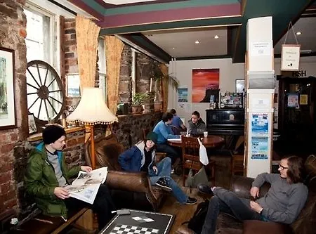High Street - Adults Only Hostel *