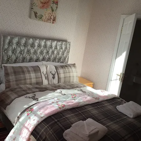16 Pilrig 3* Edinburgh