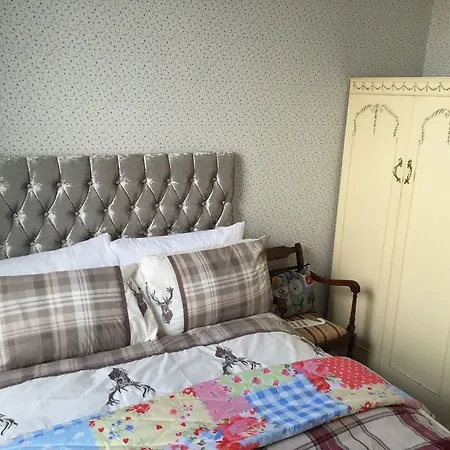16 Pilrig 3* Edinburgh