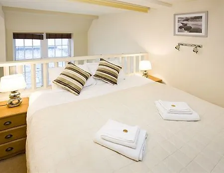 Aparthotel Nicolson 4*