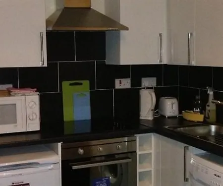 Central Apartments Edinburgh شقة *
