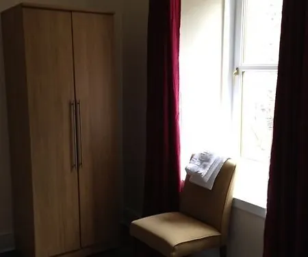 Central Apartments Edinburgh شقة