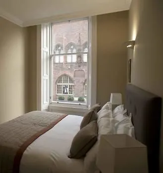 Fountain Court - Royal Garden