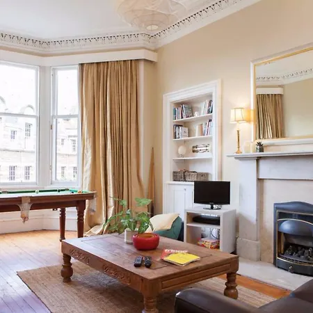 Amazing 4 Bedroom Just Off The Meadows