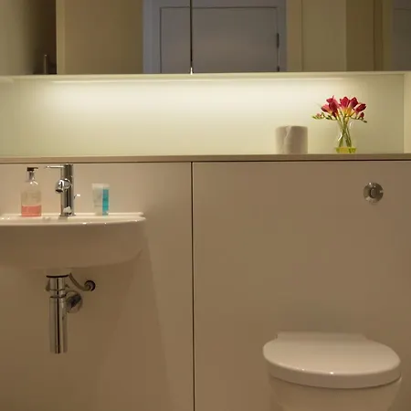 Apartment 1 Bedroom Central Sleeps 4