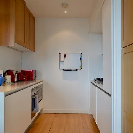 1 Bedroom Central Sleeps 4 * Edinburgh