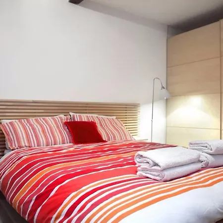 شقة 2 Bedroom Flat In City Centre Sleeps 4 *