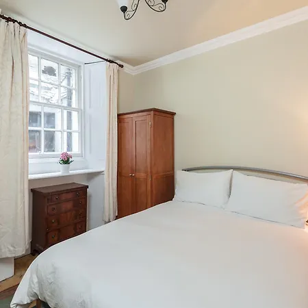 The Alva Street Apartment *