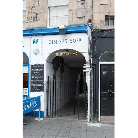 Edmonstone Old Town Apartment Edinburgh