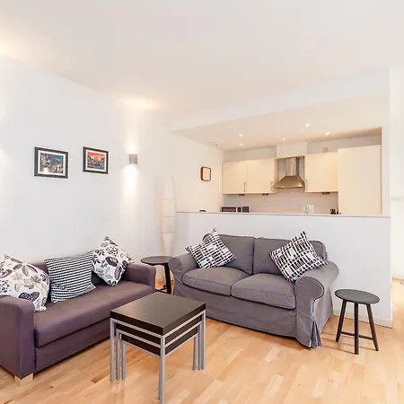 The Edmonstone's Close