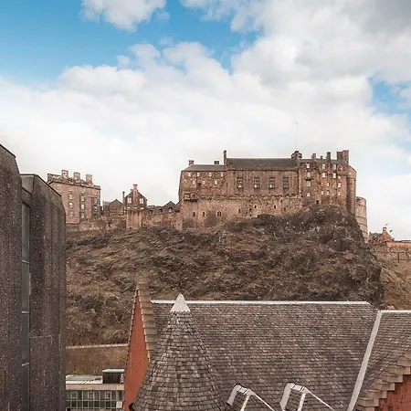 The West Port Castle View Apartment