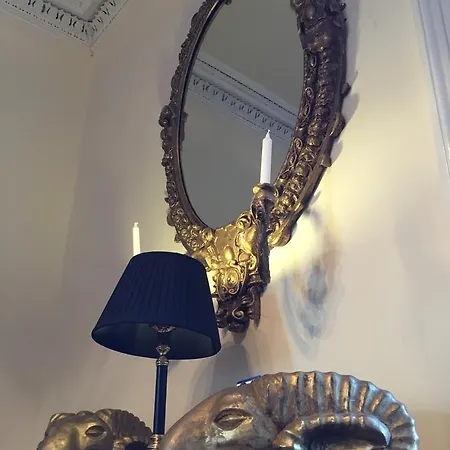 Martins Guest House 3*