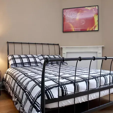 Apartment 1 Bedroom 10 Minutes From Royal Mile Edinburgh