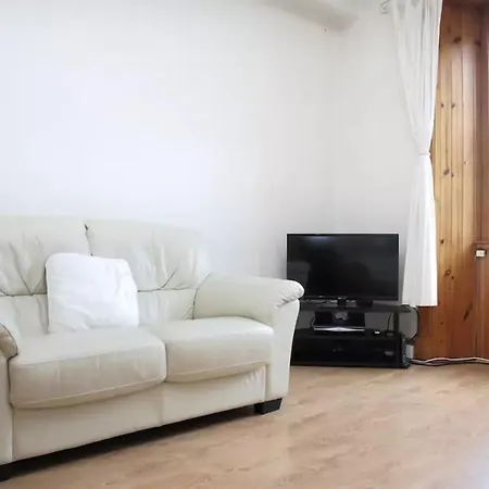 1 Bedroom 10 Minutes From Royal Mile Apartment *