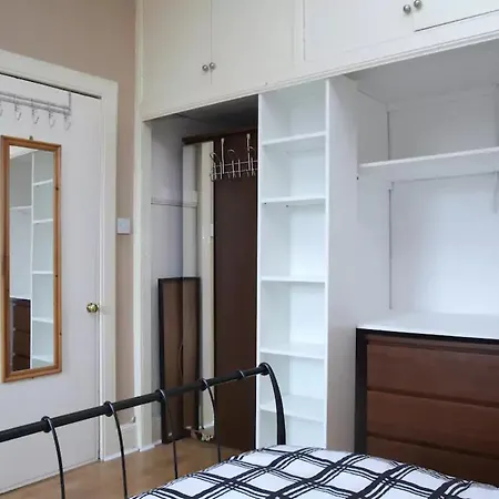 1 Bedroom 10 Minutes From Royal Mile Apartment Edinburgh