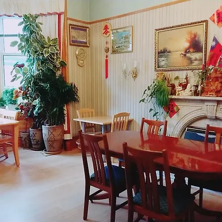 Bed & Breakfast Swan Lake 3*