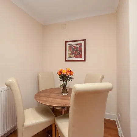 Castle Rose Apartment