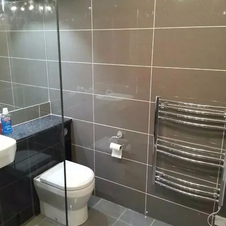 3 Bedroom Flat Near City Centre Sleeps 6