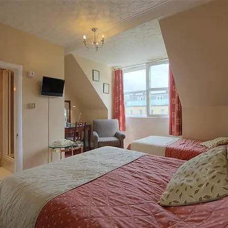 Castle Park 4* Edinburgh