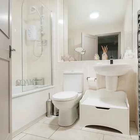 Wester Coates Road Apartment