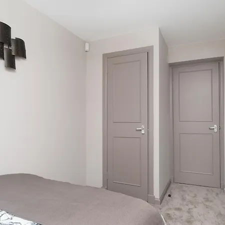 Wester Coates Road Apartment *