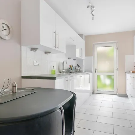 Apartment Wester Coates Road