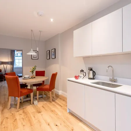Luxury Apartment, Stafford Street *
