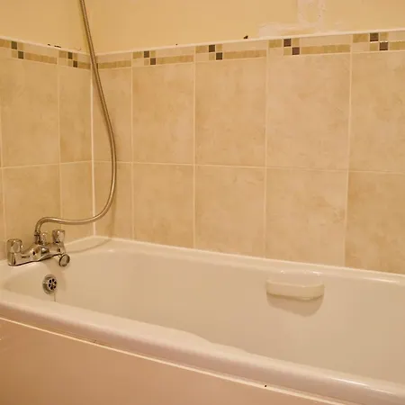 2 Bedroom Leith Sleeps 4 Apartment *