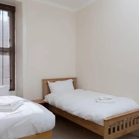 2 Bedroom Flat Sleeps 4 By The Shore Apartamento Edimburgo