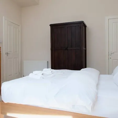Apartamento 2 Bedroom Flat Sleeps 4 By The Shore *