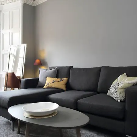 Stylish 2 Bedroom Bruntsfield In 아파트
