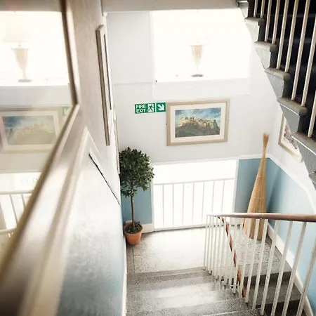 ゲストハウス エルダー ヨーク 3*