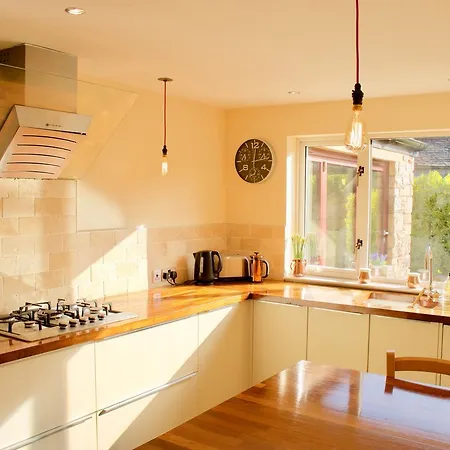 公寓 3 Bedroom House Near The Centre