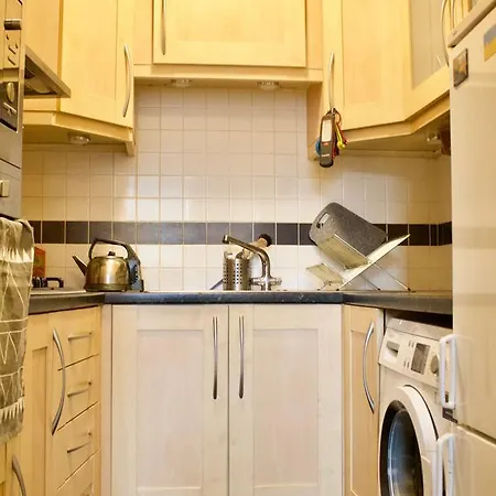 1 Bedroom In The Heart Of The City Apartment