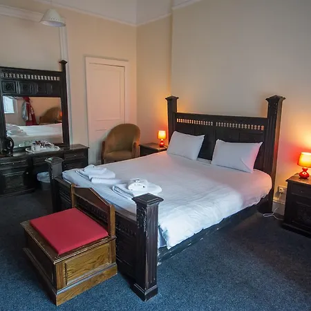 Bed & Breakfast York House 2*