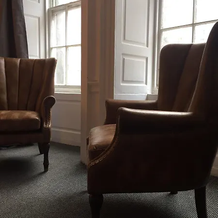 ロイヤル マイル スイーツ バイ ザ キャッスル エディンバラ