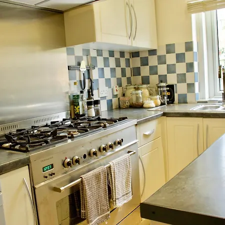 Ground Floor Flat Sleeps 4 Apartment Edinburgh