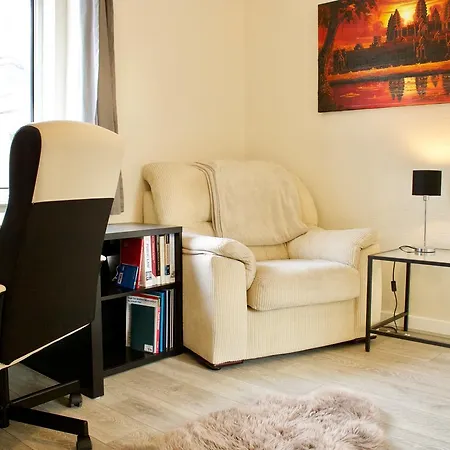 Apartment Ground Floor Flat Sleeps 4