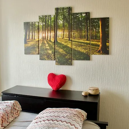 Ground Floor Flat Sleeps 4 Apartment