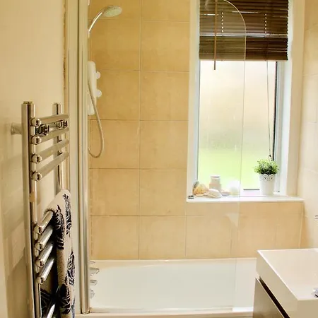 Apartment Ground Floor Flat Sleeps 4