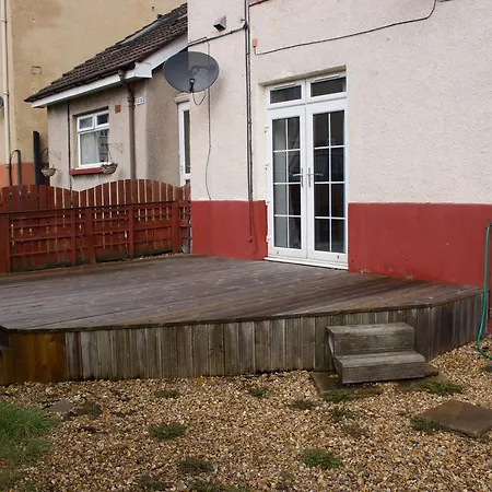 Ground Floor Flat Sleeps 4 Apartment